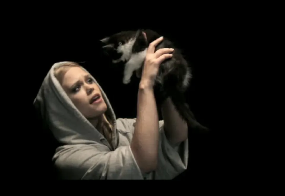 Kakan & Julia - Catfight – image 1